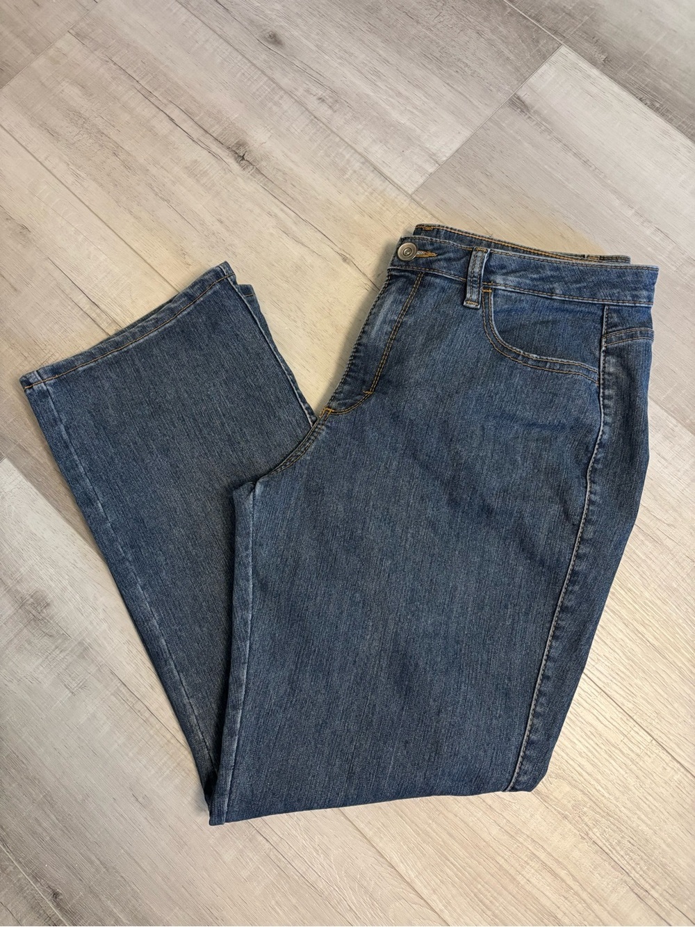 ⭐️SALE Wrangler Aura Bootcut Jeans Women’s 14 Short Medium Wash Stretch